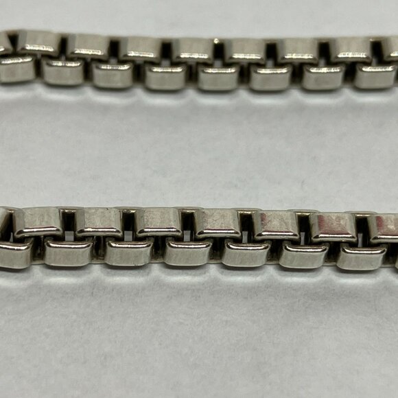 Tiffany & Co. Venetian Link Bracelet Size 7 1/4" - Picture 7 of 7